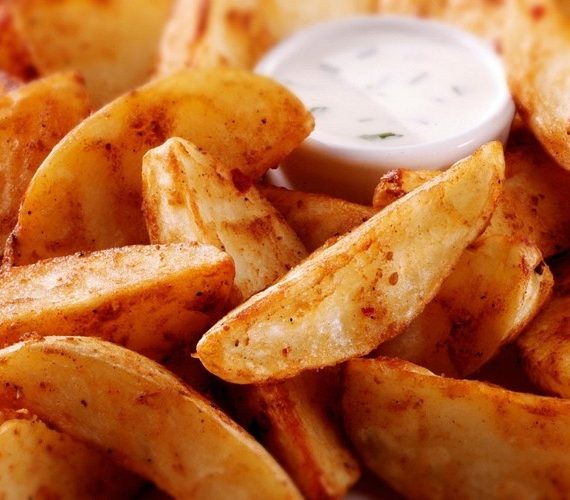 Hot Potato Wedges with Garlic Mayonnaise